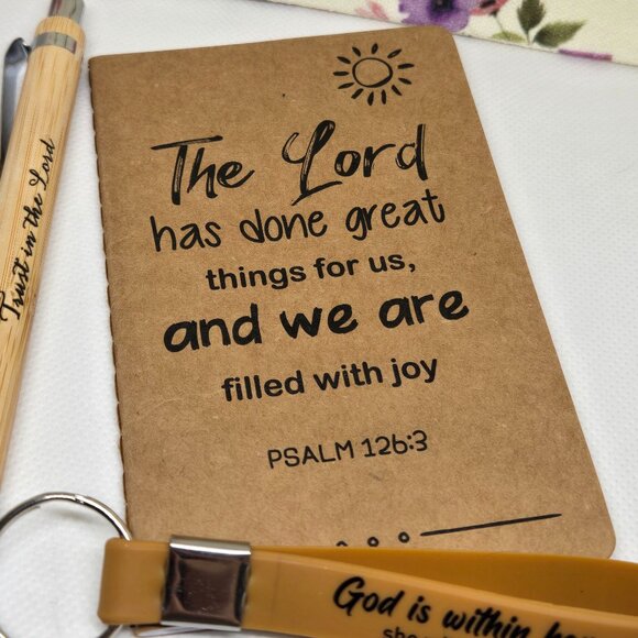 NEW INSPIRATIONAL FAITH CANVAS POUCH, NOTEPAD, PEN, BOOKMARK & KEYCHAIN GIFT SET - Picture 3 of 10